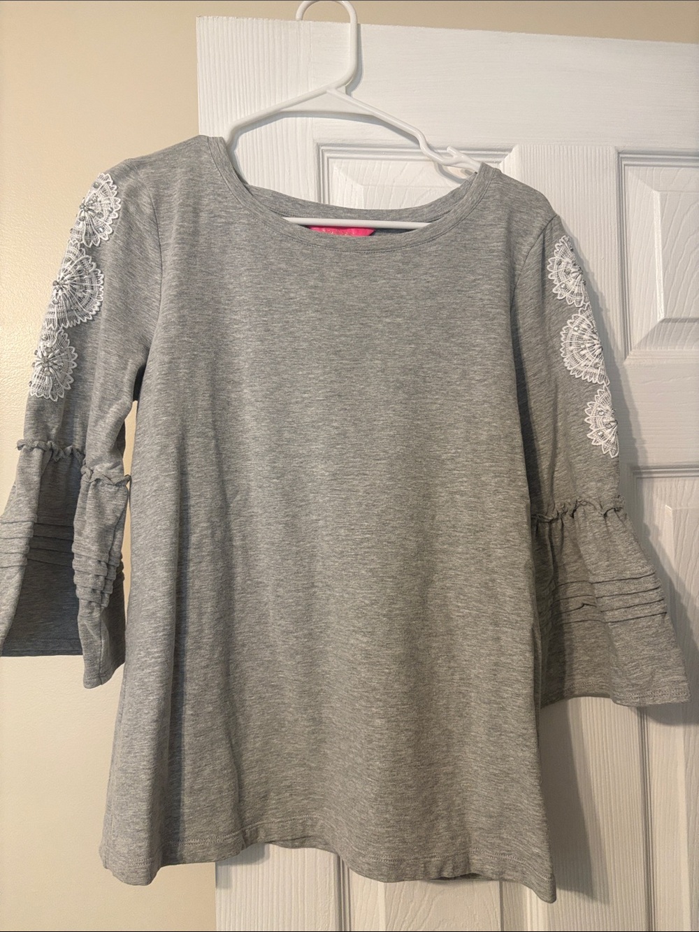 Lilly Pulitzer Gray Tunic with White Lace Sleeve Detail